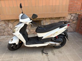 Moto 50cc SYM Jet 4 R Blanca