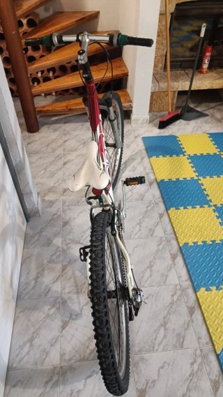 Bicicleta Orbea Roja y Blanca Solo venta en person