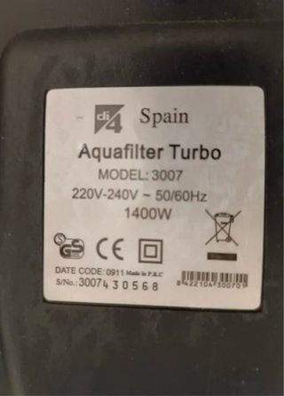 Aspirador Aqua Filter con accesorios.