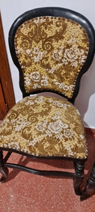 Juego de 2 sillas antiguas tapizadas