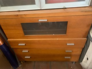 Mueble de comedor de madera