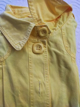 Abrigo Pull&Bear entretiempo amarillo