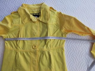 Abrigo Pull&Bear entretiempo amarillo