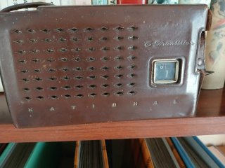 Radio Transistor National Marrón