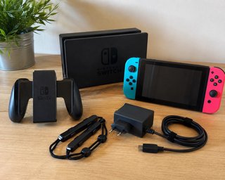 Nintendo Switch + funda