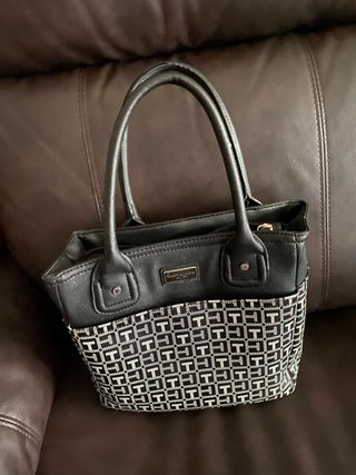 Bolso Tommy Hilfiger original negro y blanco