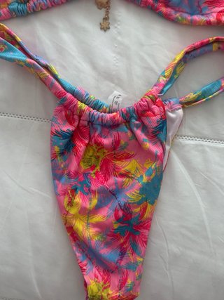 Bikini estampado tropical multicolor