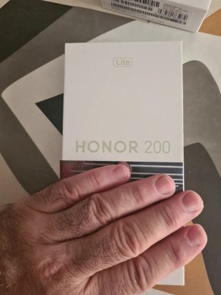 Honor 200 Lite