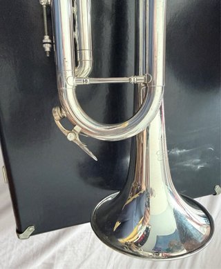 Trompeta profesional Conn 52B