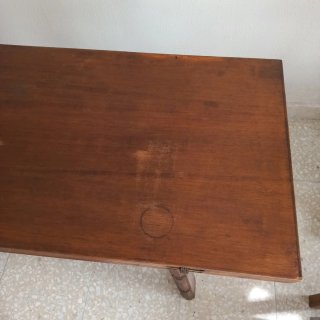Mesa de libro de madera. Disponible hasta 26 Junio
