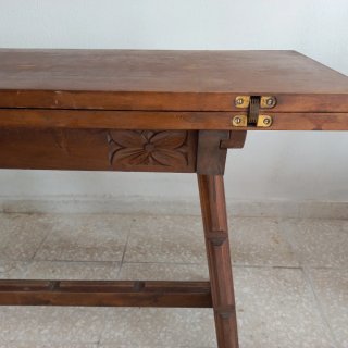 Mesa de libro de madera. Disponible hasta 26 Junio