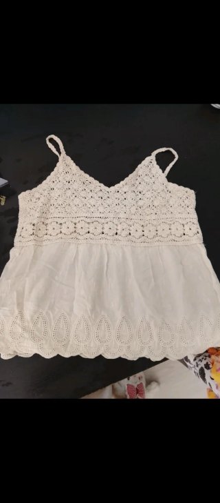 Camiseta blanca de crochet