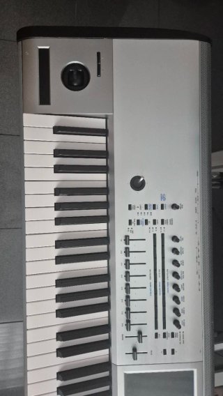 Korg Kronos Titanium 88 Teclas Sintetizador