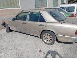 Mercedes-Benz 300 d 1988