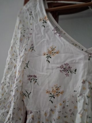 Blusa Hollister flores M