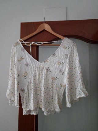Blusa Hollister flores M