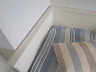 Diván Ikea Hemnes (329 euros nuevo) + 2 colchones