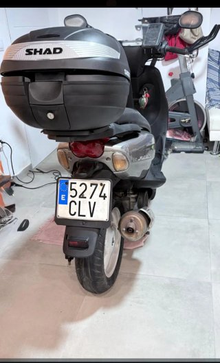 Moto Scooter Plata 100 cc yamaha