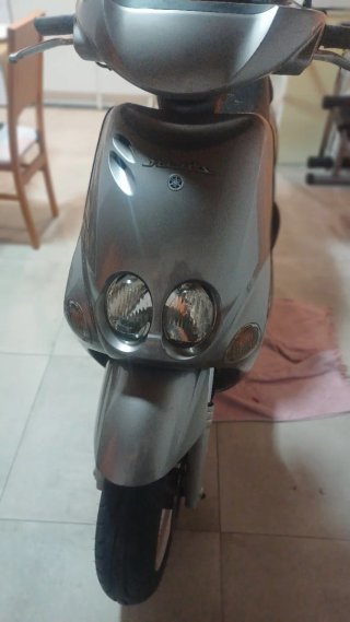 Moto Scooter Plata 100 cc yamaha