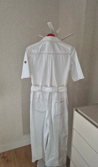 Mono Massimo Dutti blanco pespunteado