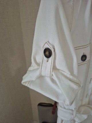 Mono Massimo Dutti blanco pespunteado