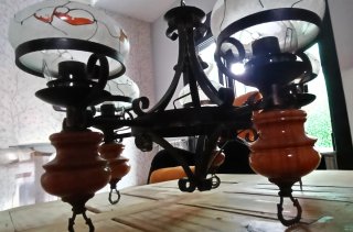 Lámpara rústica forja y madera, en perfecto estado