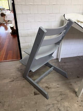 Silla Stokke gris