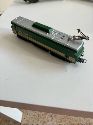 Tren eléctrico PAYÁ RENFE BB-15006 funcionando