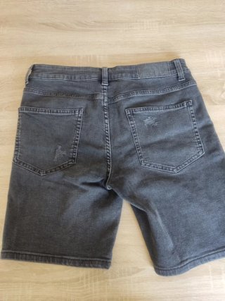 Pantalón corto vaquero gris