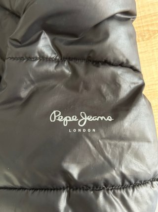 Abrigo acolchado Pepe Jeans negro