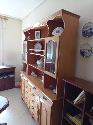 Mueble de salón madera y cristal