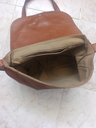 Bolso de piel marrón