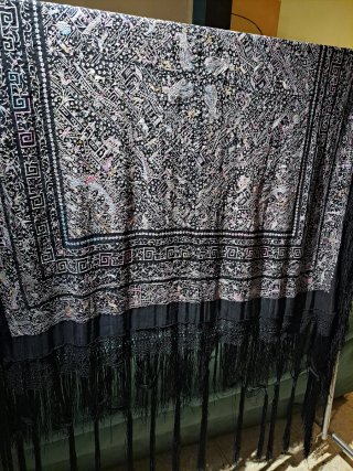 Manton Manila Cantonés Negro Multicolor