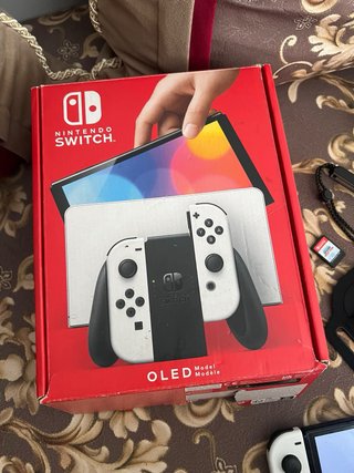 Nintendo Switch OLED Bianca e Nera