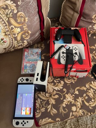Nintendo Switch OLED Bianca e Nera