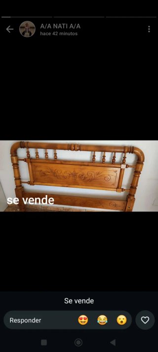 Cabecero de madera antiguo