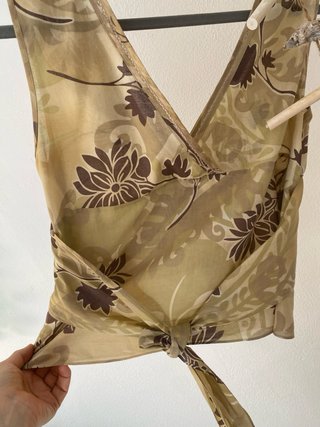 Blusa Massimo Dutti floral beige y caqui