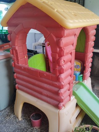 Casita Feber con tobogán