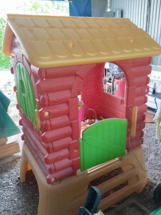 Casita Feber con tobogán