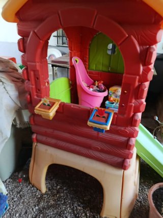 Casita Feber con tobogán