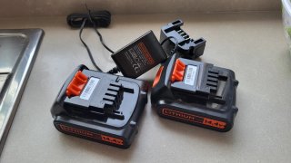 2 Baterías y Cargador Black & Decker 14.4V