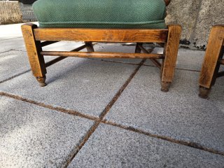 Pareja de butacas de madera tapizadas