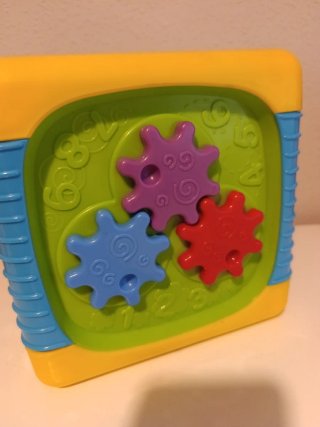 Cubo actividades bebé