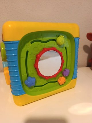 Cubo actividades bebé