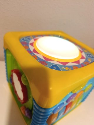Cubo actividades bebé