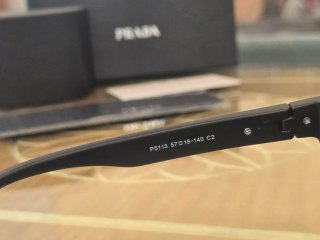 Occhiali da sole Prada neri opachi