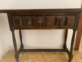 Recibidor de madera con cajones