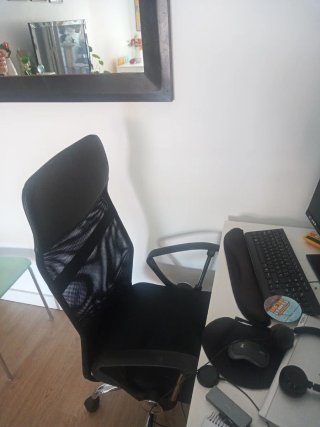 Silla de oficina negra