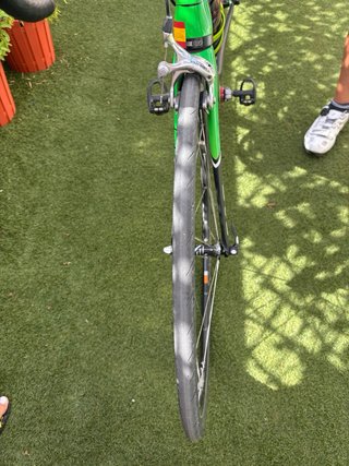 Bicicleta de carretera BAS verde