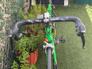 Bicicleta de carretera BAS verde